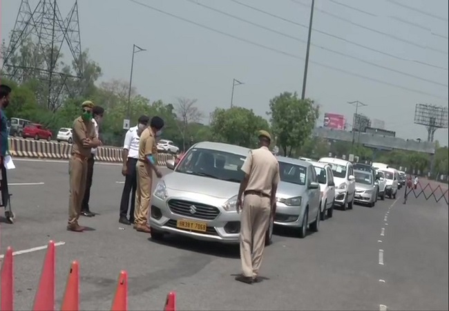 Covid-19 lockdown: Delhi-Noida border sealed; exemption for doctors, ambulance and goods supply