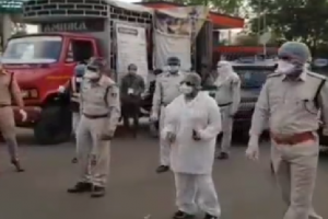 Ujjain: Policemen, CSP shake their leg on ‘Yun Hi Kat Jaye Ga Safar’ song