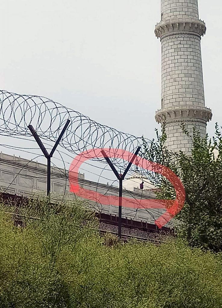 Railings of Taj Mahal partially damaged