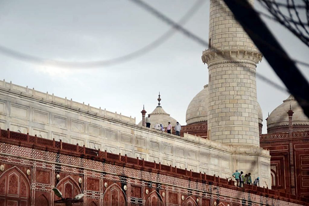 Railings of Taj Mahal partially damaged