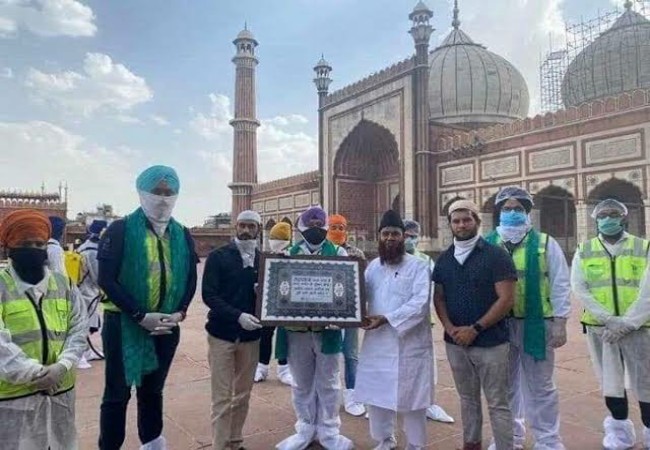 Sikh volunteers sanitise Jama Masjid -
