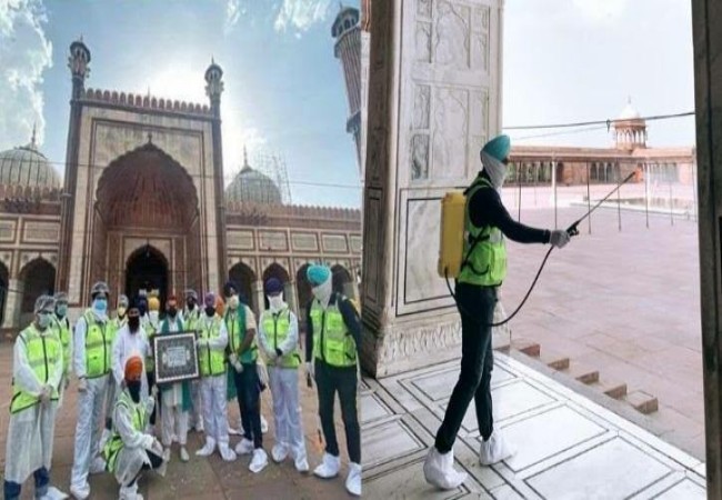 Sikh volunteers sanitise Jama Masjid - 2