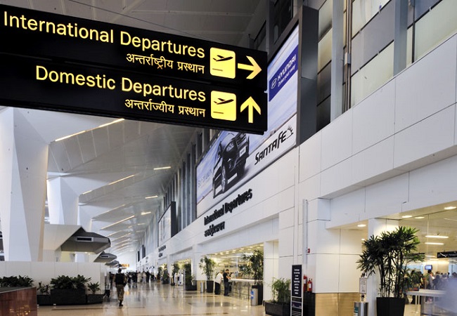 Despite low visibility, flight operations remain normal at Delhi airport