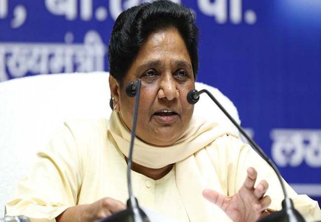 Mayawati slams Congress, says displaying plight of migrants is "drama"