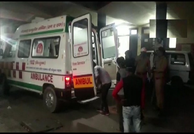 15 injured after bus carrying migrant labourers overturns in UP’s Prayagraj