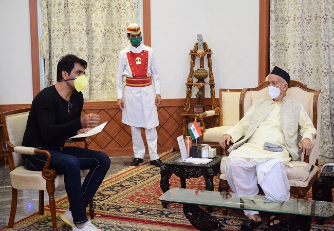 Sonu Sood meets Maha Guv, gets praised for his initiatives in helping migrants reach home
