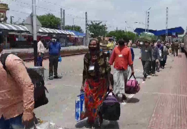 Nearly 1,200 migrant workers arrive in West Bengal from Rajasthan