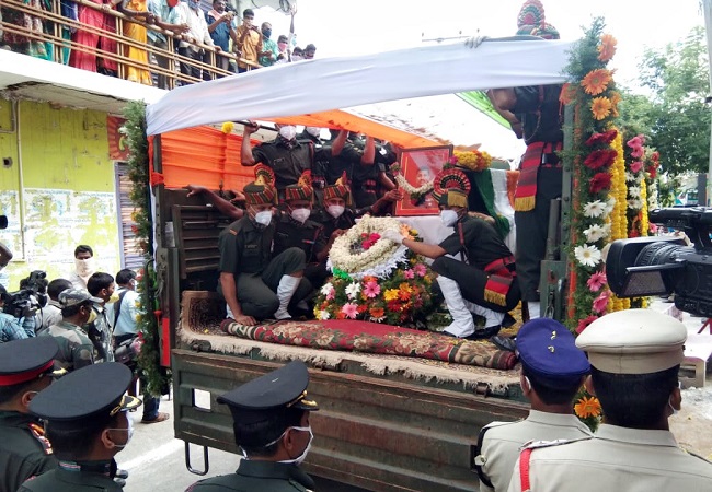 Mortal remains of Colonel Santosh Babu taken for last rites