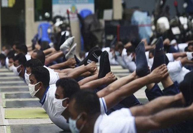 Bangladesh cops - Yoga -