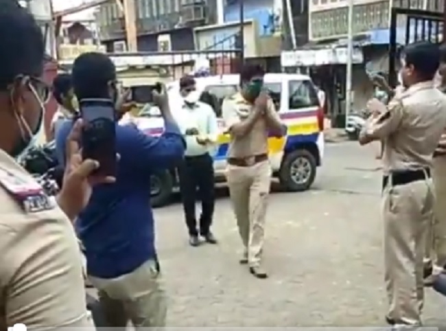 Mumbai cop returns to duty after Covid recovery, gets hero’s welcome at police station (VIDEO)