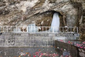 Pictures of Holy Shiv Lingam at Amarnath cave in Kashmir