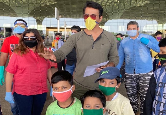 After ‘Pravasi Rojgar’, Sonu Sood now offers accommodation to 20,000 migrant workers