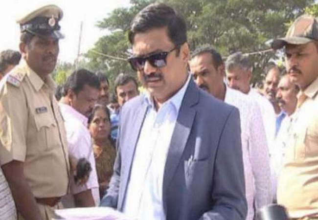 IMA ponzi scam accused IAS officer Vijay Shankar commits suicide