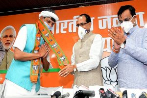 Congress MLA Pradyuman joins BJP in Madhya Pradesh