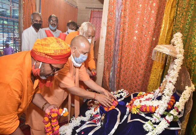 CM Yogi visits Ayodhya to review ‘Bhoomi Pujan’ preparations