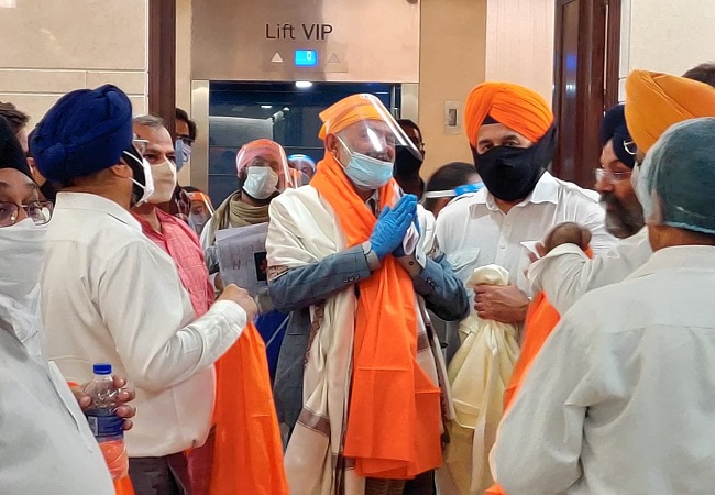 First batch of 11 Afghan Sikhs arrive, say atmosphere of fear prevails there