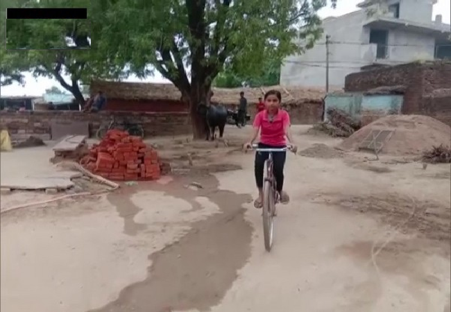 MP girl who cycles 24 km to school daily, scores 98.5 pc in 10th boards