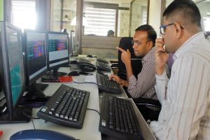 Equity indices trade flat, Infosys drops 3.8 pc