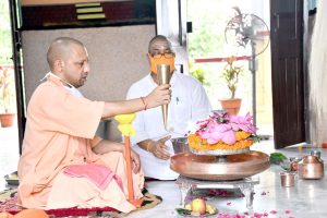 Uttar Pradesh CM Yogi Adityanath offers prayers on first Monday of ‘Sawan’