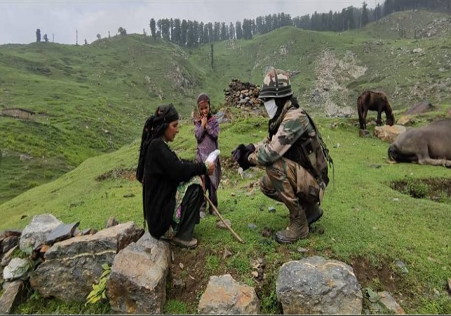 Kashmir - Army distributes covid kits - 4