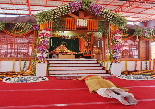 PM Modi does ‘sashtang pranam’ at Ram Janmabhoomi in Ayodhya