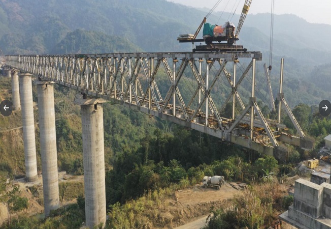 Railways constructing world's tallest bridge -