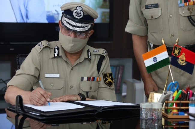 Rakesh Asthan takes charge as BSF DG - 1