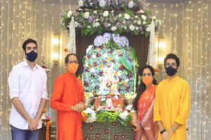Maha CM Uddhav Thackeray performs ‘arti’ with family, seeks blessing of Lord Ganesha