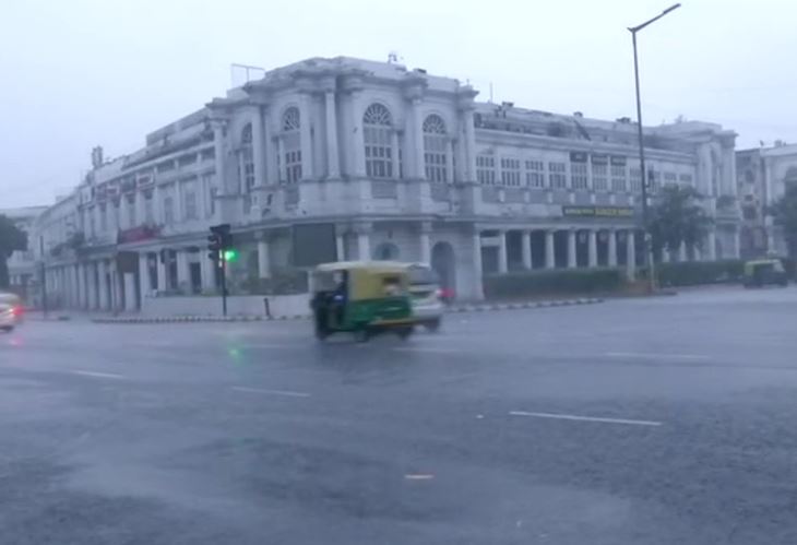 Rain lashes various parts of Delhi; waterlogging reported