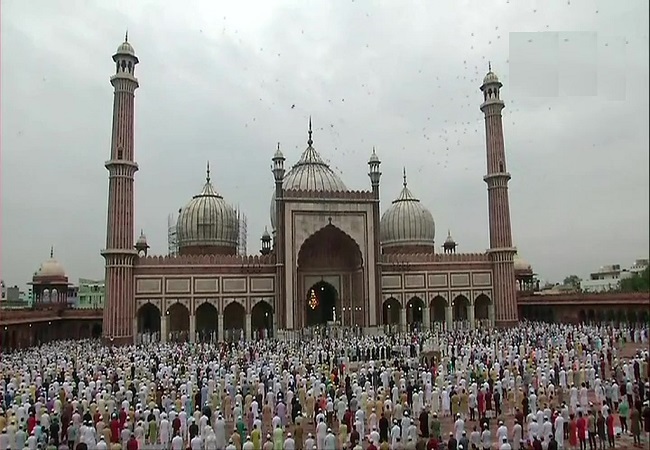 Devotees offer namaz at Jama Masjid on Eid Al-Adha
