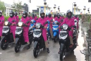 Women police squads to patrol Noida on scooters