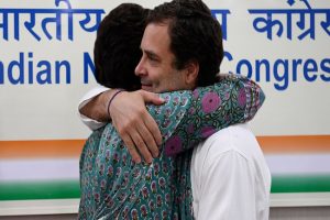 Rahul Gandhi extends wishes on Raksha Bandhan