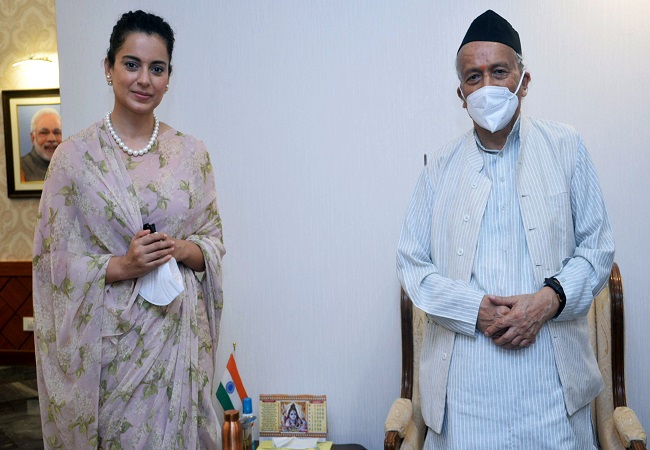 Amid tiff with Sena, Kangana Ranaut meets Maharashtra Governor (PICs)