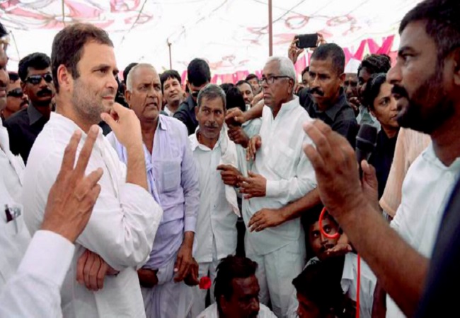 Rahul with farmers -