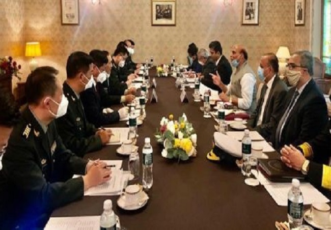 Amid tension at LAC, Rajnath Singh meets Chinese Defence Minister in Moscow