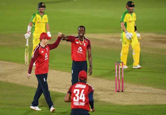 Eng vs Aus1st T20I: England wins by 2 runs in last ball thriller