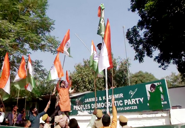 3 PDP leaders resign from party over Mehbooba Mufti's Indian flag remarks