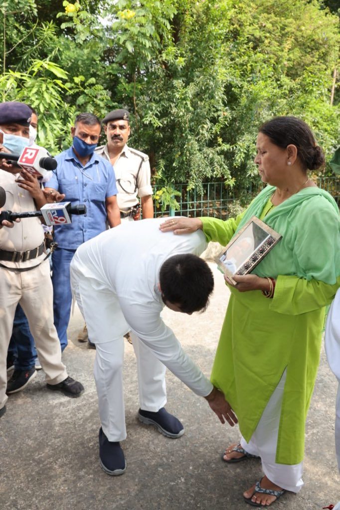 Rjd leader tejashwi yadav files nomination from raghopur constituency