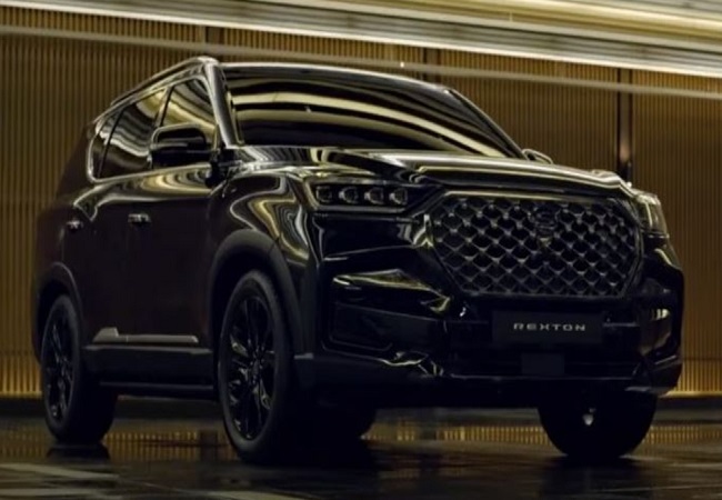 SsangYong Rexton G4 SUV facelift images leaked; official unveil in November