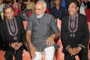 Legendary actor-turned-politician Naresh Kanodia dies; PM Modi, CM Rupani pay tributes