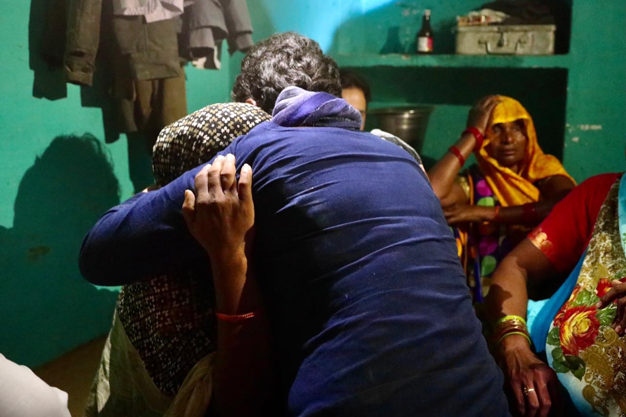 Rahul, Priyanka meet Hathras victim's family - 7