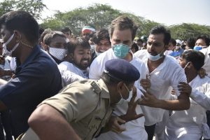 Rahul and Priyanka Gandhi released, Noida Police to drop them to Delhi
