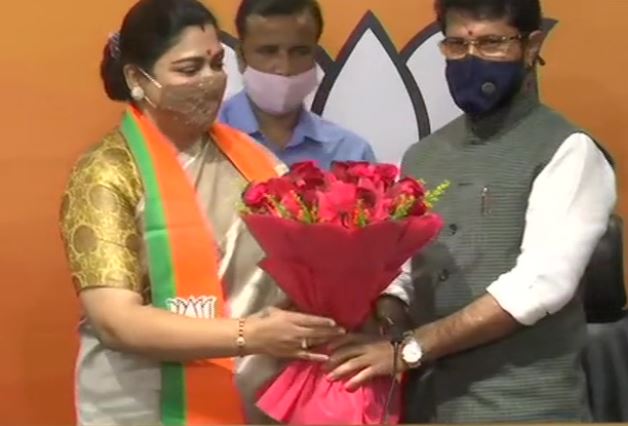 If nation has to move forward, then we need somebody like PM Modi to take country in right direction: Kushboo after joining BJP