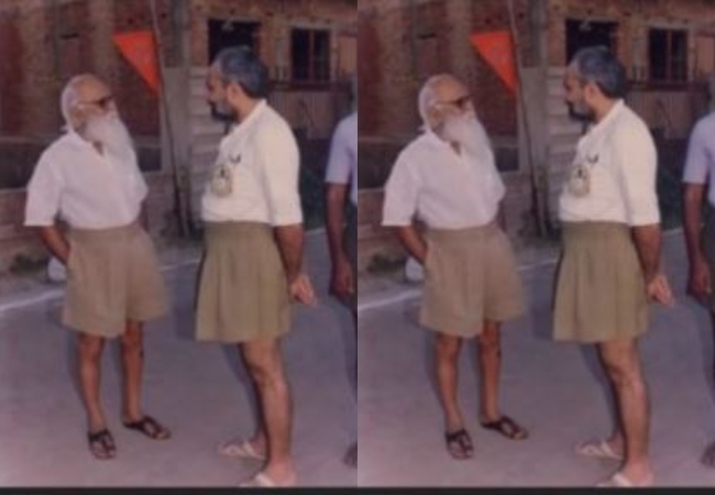 A rare image of PM Narendra Modi with Bharat Ratna Nanaji Deshmukh, both in RSS attire is viral