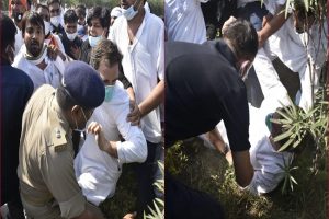 Rahul Gandhi manhandled on UP highway, on way to Hathras