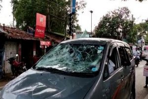 West Bengal: BJP Spokesperson Samik Bhattacharya attacked at Diamond Harbour