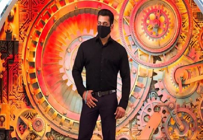 Bigg Boss 14 Premier: Salman Khan shares pic from the sets