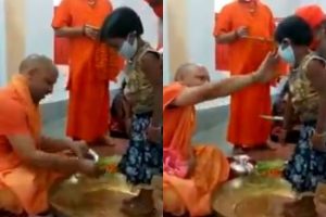 Maha Navami: UP CM Yogi Adityanath performs ‘Kanya Pujan’ (Video)