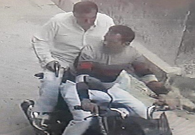 ‘Gun-toting’ SP leader seen brandishing weapon, allegedly thrashes women; booked (video)