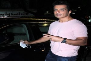 Sonu Sood tests positive for Covid-19, says his mood and spirit are super positive